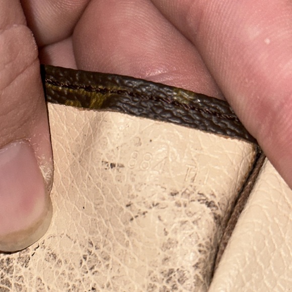 Louis Vuitton monogram toiletries pouch 19 cosmetic case clutch - Picture 15 of 16